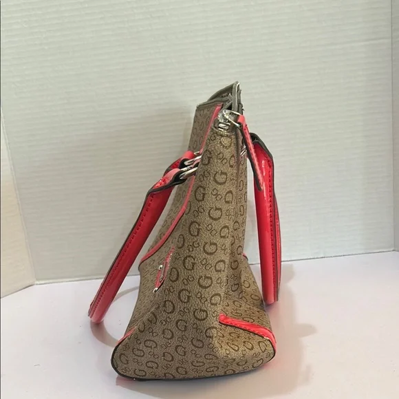 Vintage Guess Brown monogram with Coral accents Tote/Purse‎ - Picture 3 of 6